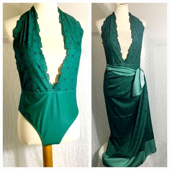 Green Floral Swimsuit & Sarong Set Size Large - Picture 1 of 10
